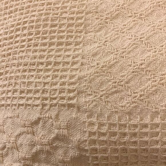 The Manual Woodworkers & Weavers textured blocks, 2-layer cream color throw NWT - Picture 2 of 4